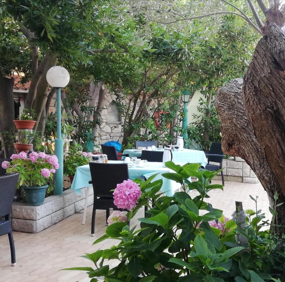 Riviera Rooms And Apartments Palit Dış mekan fotoğraf